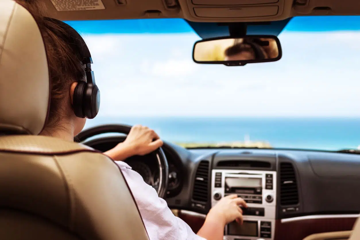 Is it Illegal to Wear Headphones While Driving in Florida?